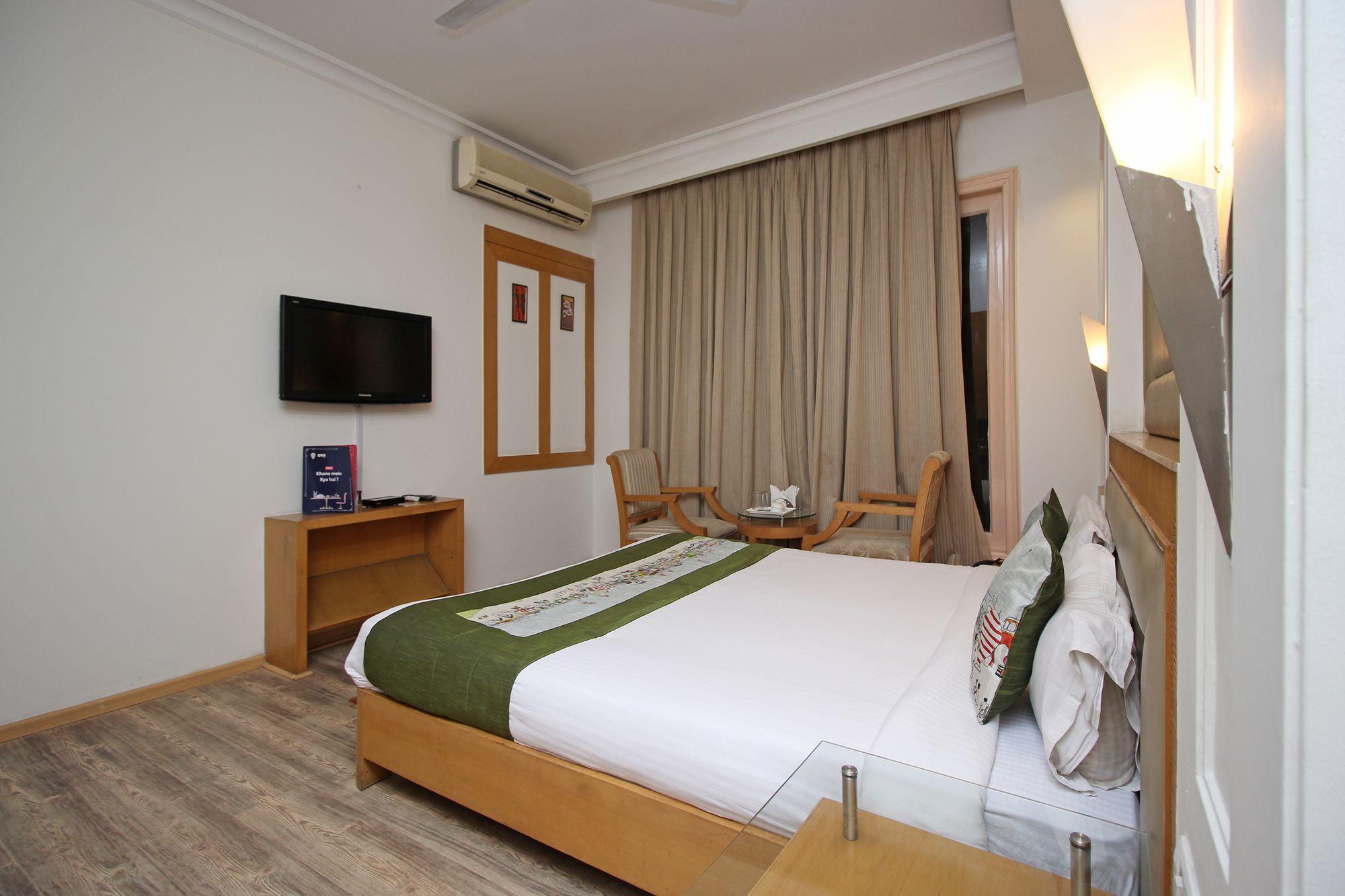 Hotel Oyo 9176 Aambson View Gurgaon