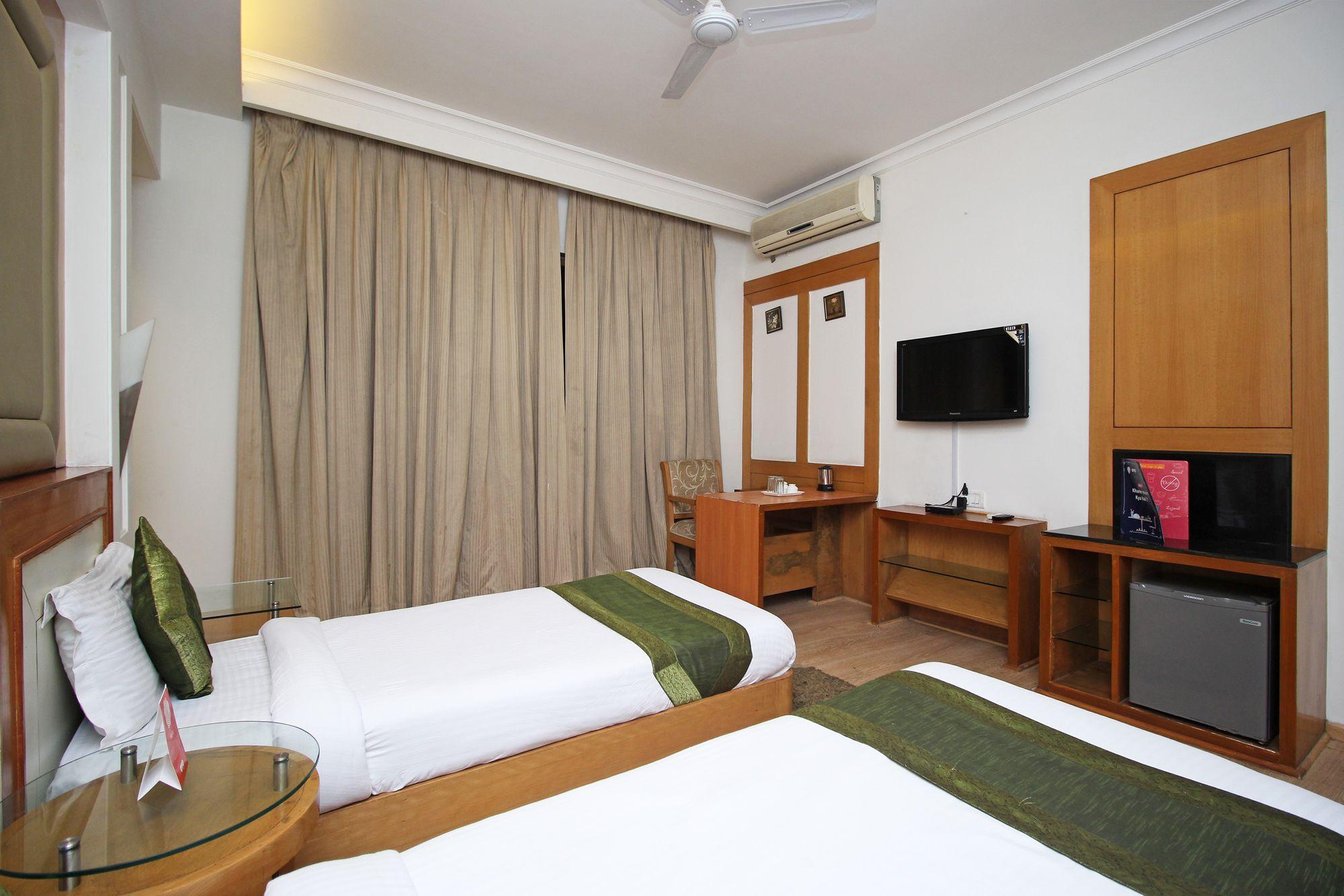Oyo 9176 Aambson View Gurgaon