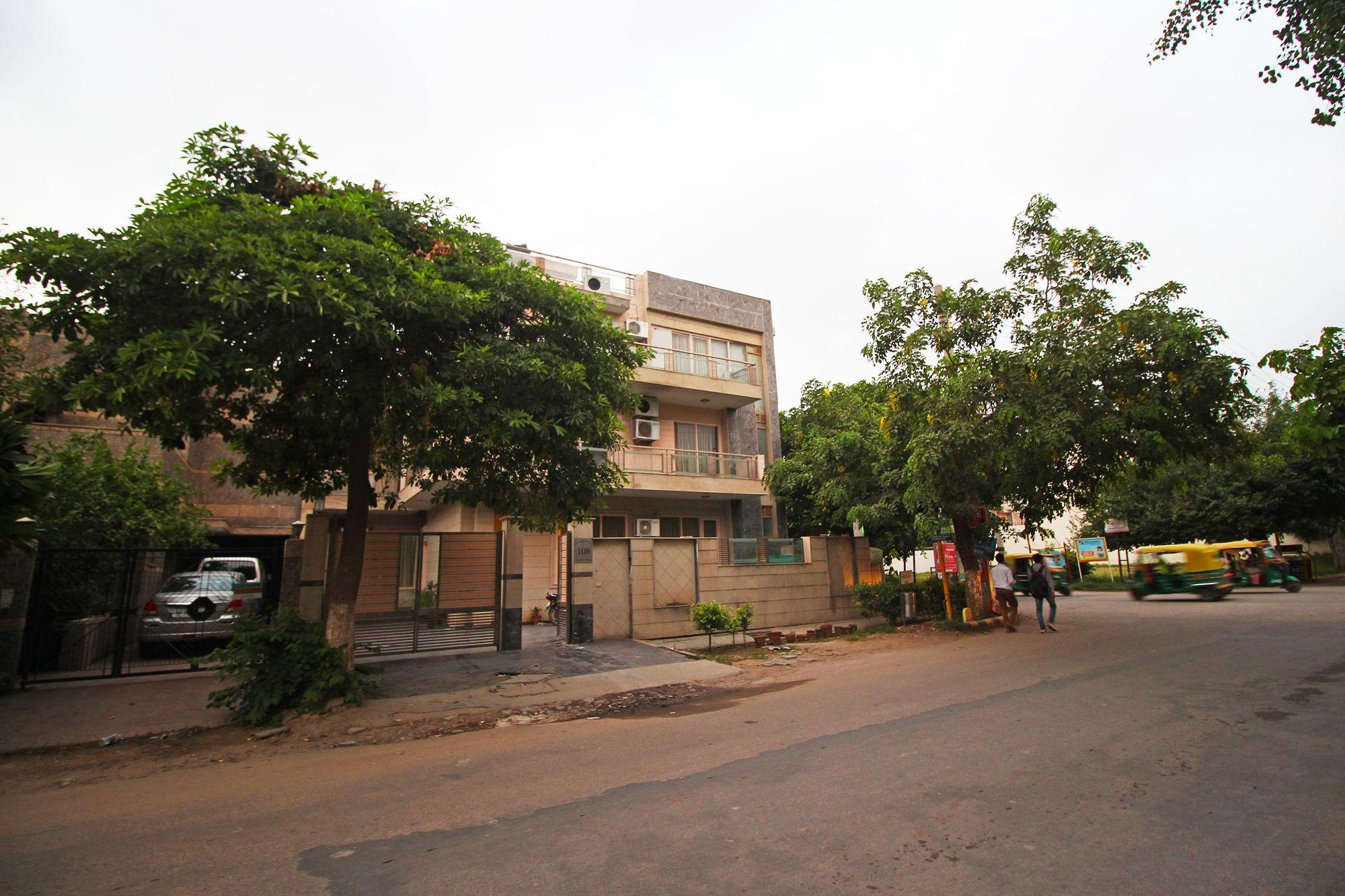 Hotel Oyo 9176 Aambson View Gurgaon