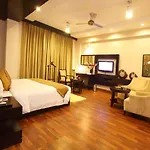 Five Elements Hotels The Claire
