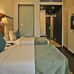 Hotel Ds Clarks Inn Gurgaon