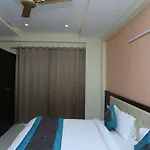 Oyo Flagship 12081 Palm Garden Suites