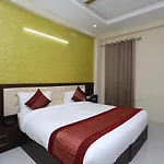 Oyo Flagship 12081 Palm Garden Suites