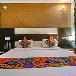 Fabhotel Daffodils