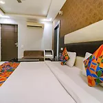 Fabhotel Daffodils