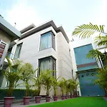 Lime Tree Hotel Sushant Lok Gurgaon Sector 29 Next To Iffco Chowk Metro