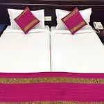 Oyo Rooms, Cyber Park