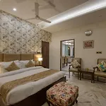 Sunahari Bagh - Pool Farm Retreat @ Gurgaon