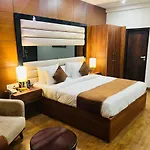 Paras Inn