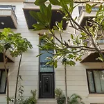 Hotel De Luxe
