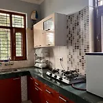 Entire Floor 2Bhk With Full Kitchen Near Medanta Hospital