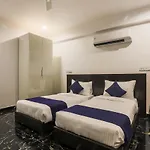 Oyo Silverkey Sector 38 Near Omaxe Celebration Mall