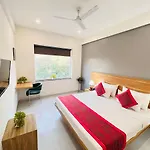 Hotel Infinity Stays Sector 45 Gurgaon - Couple Friendly