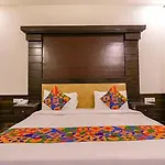 Roomshala 063 Hotel Cloud 29 - Gurugram Sector 45