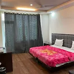 Hotel O Satguru Guest House Near Omaxe Celebration Mall