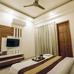 Hotel Maharaja Palace Boutique Hotels Near Medanta Medicity Gurgaon