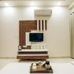 Hotel Maharaja Palace Boutique Hotels Near Medanta Medicity Gurgaon