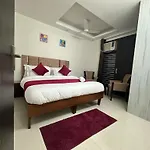 Plum Tree Hotel