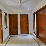 Fabhotel Imperial Inn