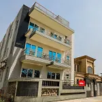 Super Oyo Capital O 325 Medanta Square