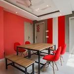 Super Oyo Capital O 325 Medanta Square