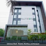 Saltstayz Basil - Near Golf Course Road & Extension Road