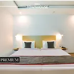 Oyo Townhouse 120 Shushant Lok