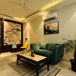 Bluo 1Bhk Suite - Balcony, Lift, Gym, Parking