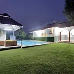 Alaya Stays 4Bhk Farmhouse With Pvt Pool & Garden - Manesar