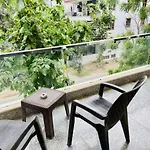 Bluo 1Bhk - Dlf Cybercity, Mg Road - Balcony, Lift