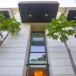 Fabhotel Rivlet Residency