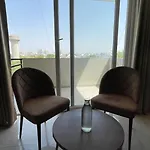 Saltstayz Studio Apartment - Near Artemis & Medanta Hospital