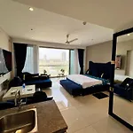 Luxury Studios Key 9