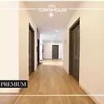 Oyo Townhouse 120 Shushant Lok