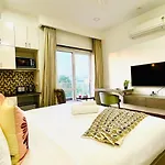 Bluo Luxury Stay - Medicity - Balcony, Tub, Gym Tt
