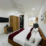 The Lodgers Studio Apartment Infront Of Artemis Hospital Gurugram