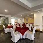 Limewood Stay Silver Studio Near Golf Course Road