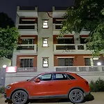 Treebo Iffco Chowk
