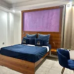 Luxury Room At 10K Near Hero Honda Chowk Gurgaon