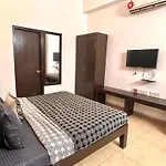 Room With Kitchen On Main Road At 10K
