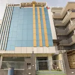 Collection O Comfort Residency Near Medanta Hospital Near Omaxe Celebration Mall