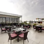 Saltstayz Select - Unitech Cyber Park