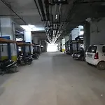 Luxury Studio Apartment With Private Balcony By Sterling Services
