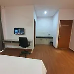 Mallenzo Suites Dlf Phase 1