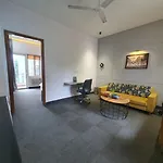 Mallenzo Suites Dlf Phase 1