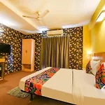 Fabhotel Old Meple Leaf