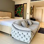 New Private Turkish Luxe Jacuzzi Studio