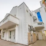 Collection O Shejal Residency