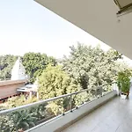 Fabhotel City Suits