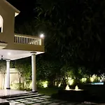 Amarna- The Lux Villa With Pool Near Delhi Gurgaon